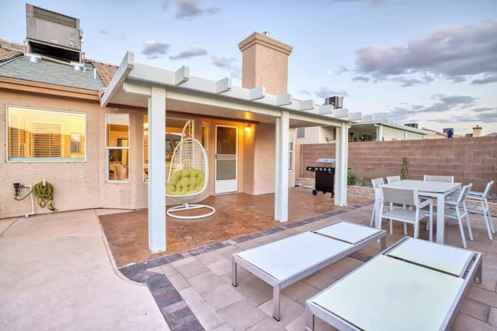 Sunset Swim - Modern Vegas Heated Pool Retreat Villa Henderson Exterior photo