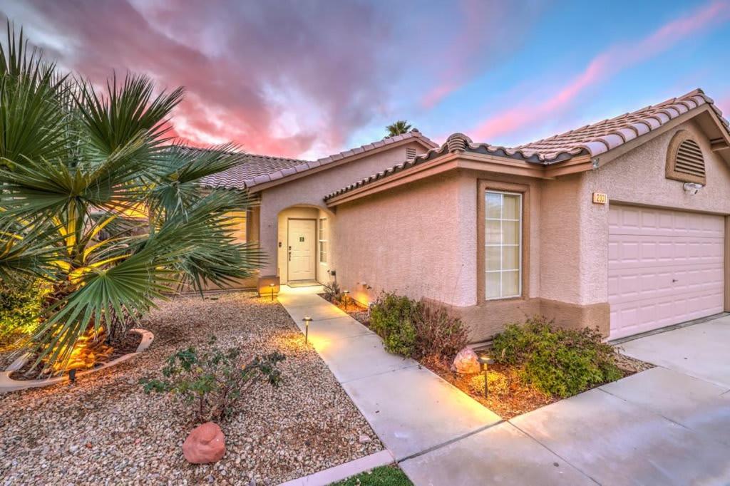 Sunset Swim - Modern Vegas Heated Pool Retreat Villa Henderson Exterior photo