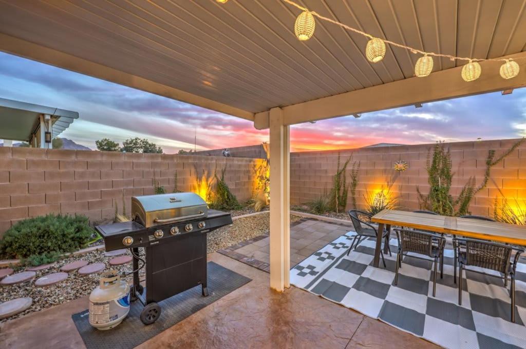 Sunset Swim - Modern Vegas Heated Pool Retreat Villa Henderson Exterior photo